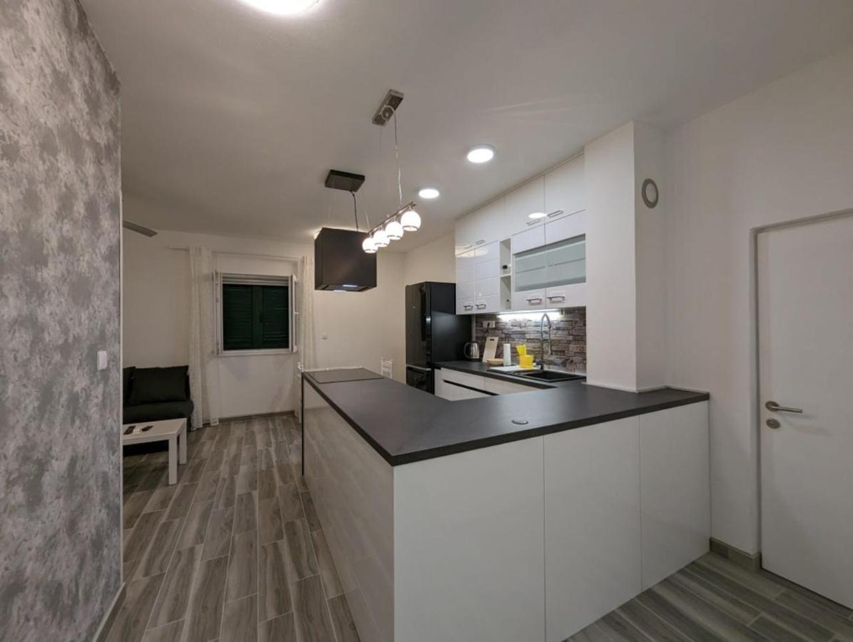 Appartement Apartman Bonaca à Šibenik Extérieur photo